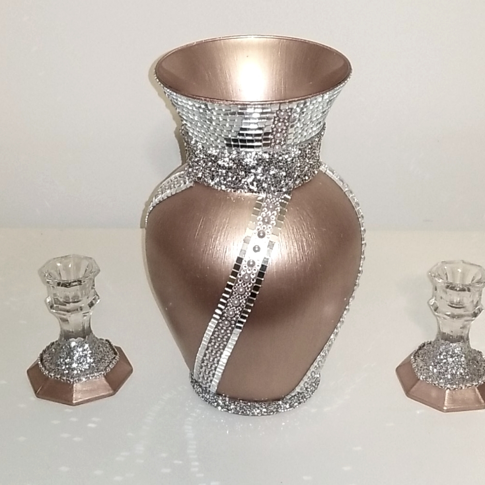 Handcrafted vase with with 2 candleholders